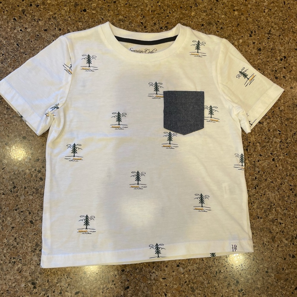 Sovereign Code Kids' Cream T-Shirt with Navy Pocket